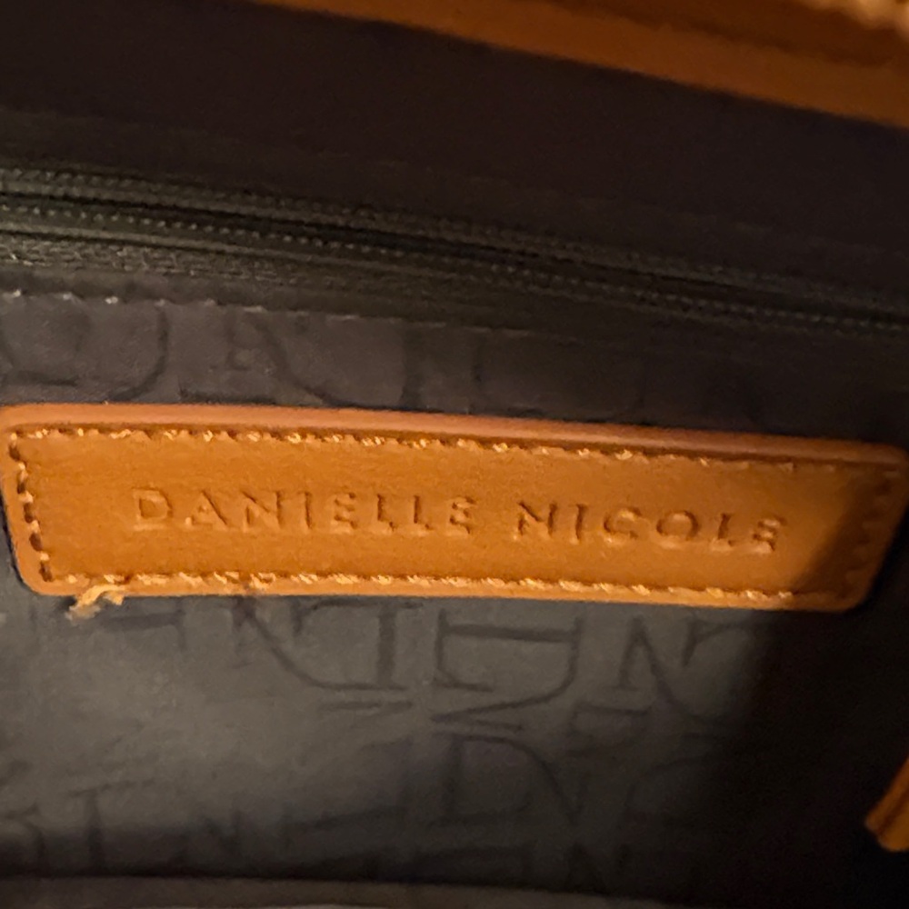Danielle Nicole Women Purse. - image 1